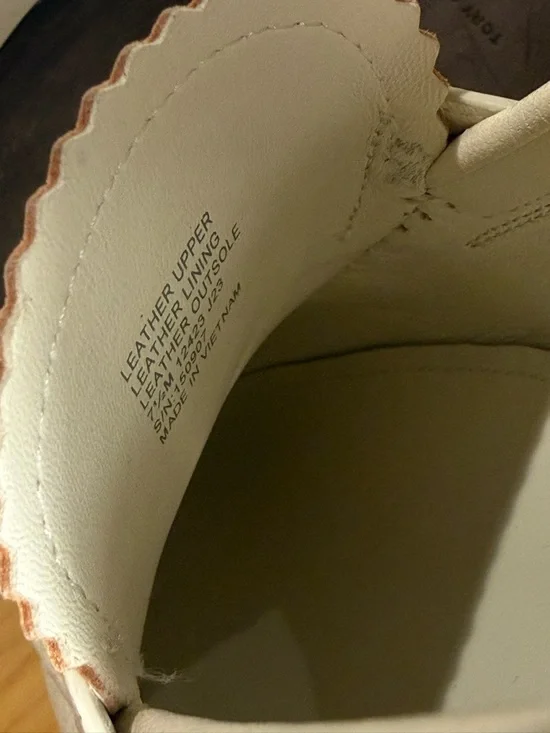 Tory Burch | Classic Slip On Double T Scalloped Leather Loafer in New Ivory 7.5 - Picture 12 of 13